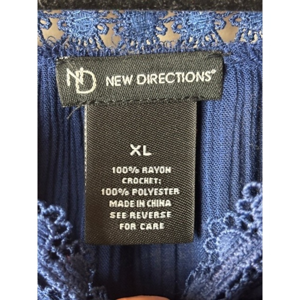 New Womens XL Cold-Shoulder Peasant Blouse Navy Woven Polished Eyelet Boho - Picture 4 of 7
